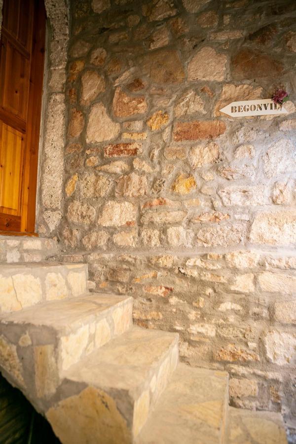Annemin Harabesi Otel Чесме Екстериор снимка