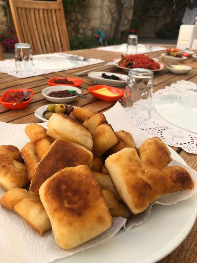 Annemin Harabesi Otel Чесме Екстериор снимка